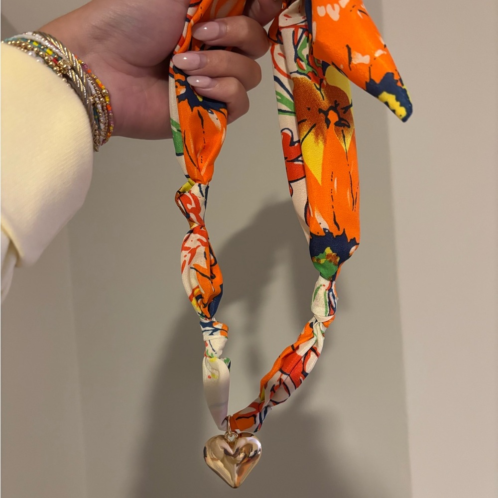 Scarf necklace - Picture 2 of 3